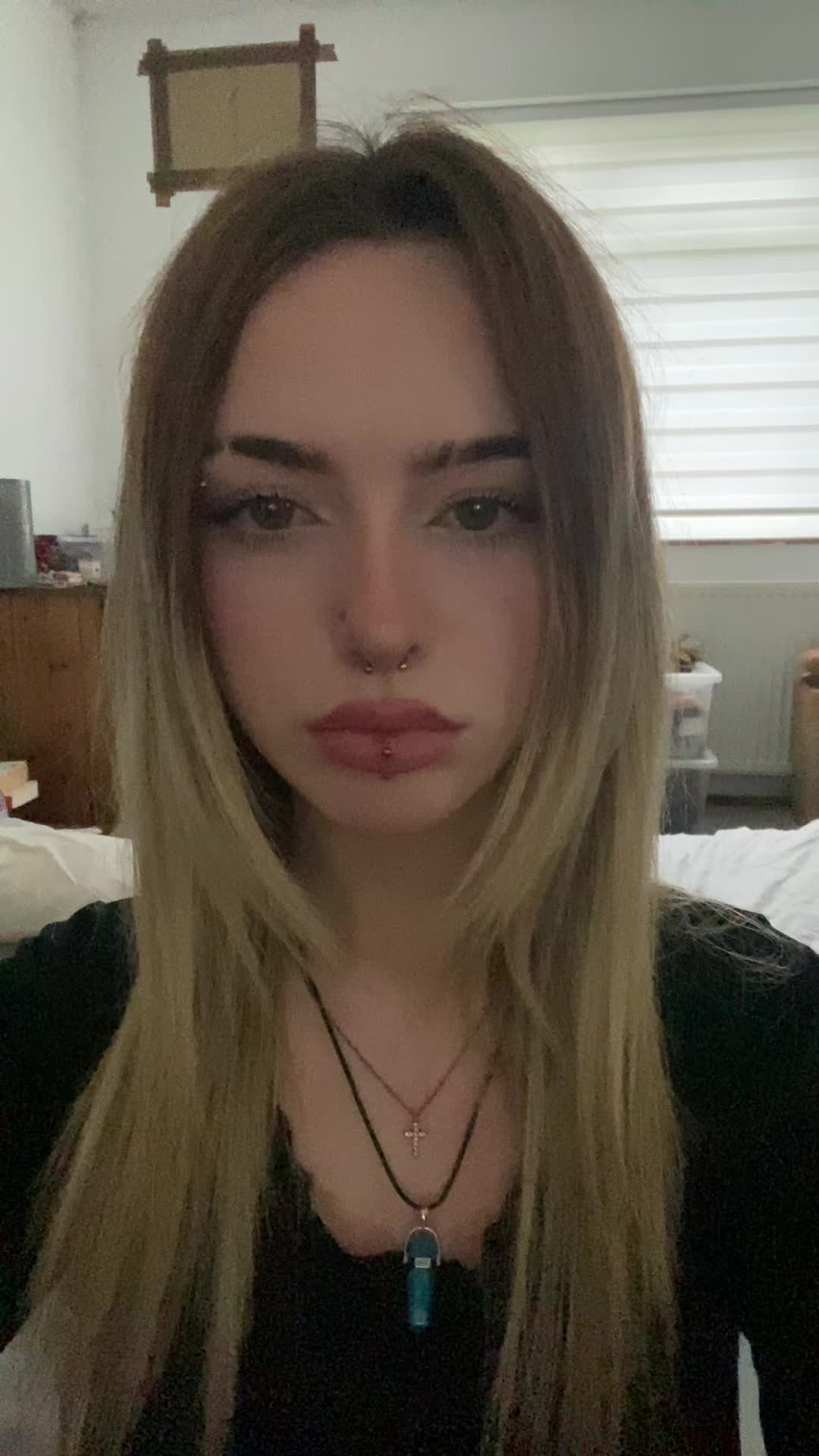 @🧛🏻♀️