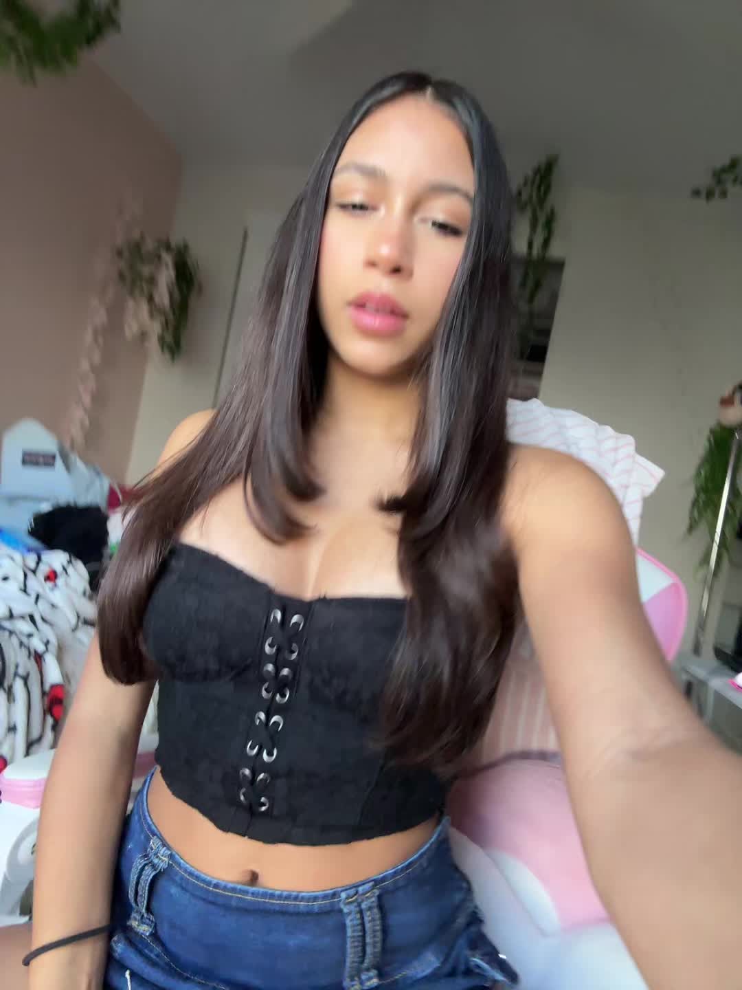 @~