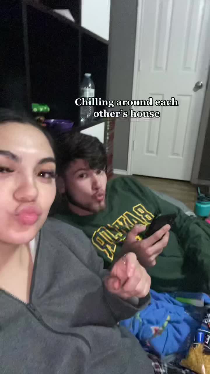 @zujelizvenegas