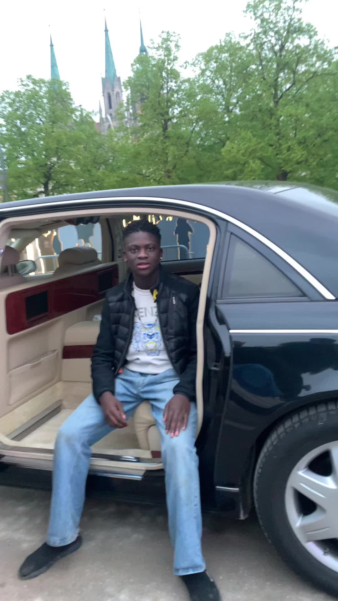 @𝘔𝘶𝘴𝘵𝘪 𝘔𝘢𝘺𝘣𝘢𝘤𝘩