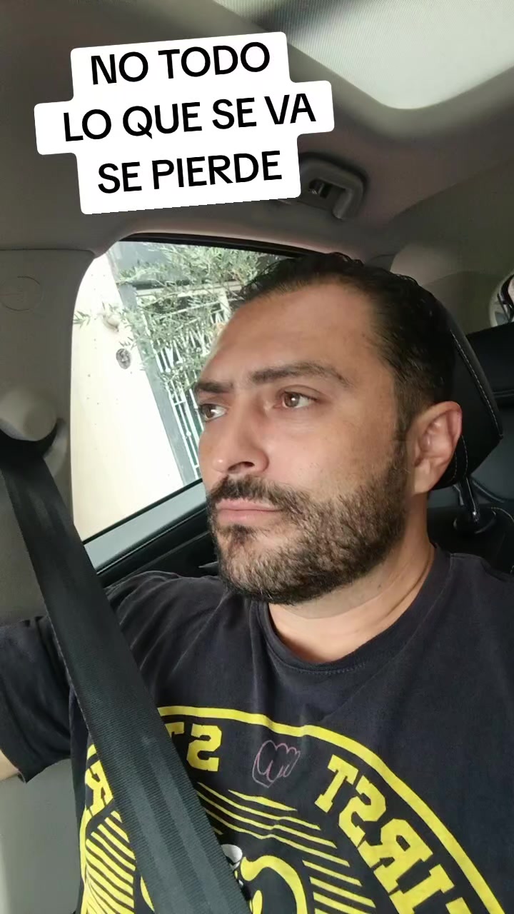 @Erik García