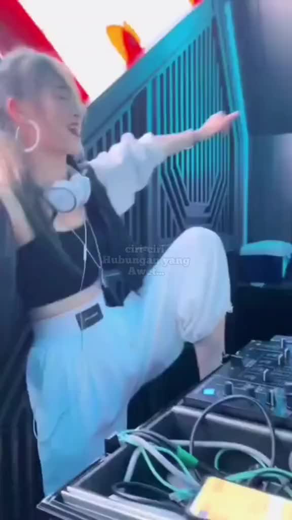 @SUGIYTI