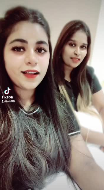 @N I S H A 💙👑