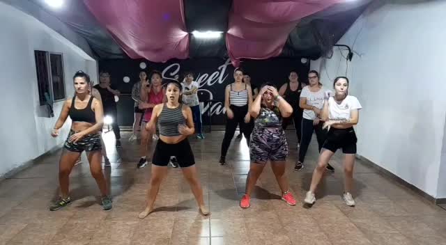 @leilasalinasFit