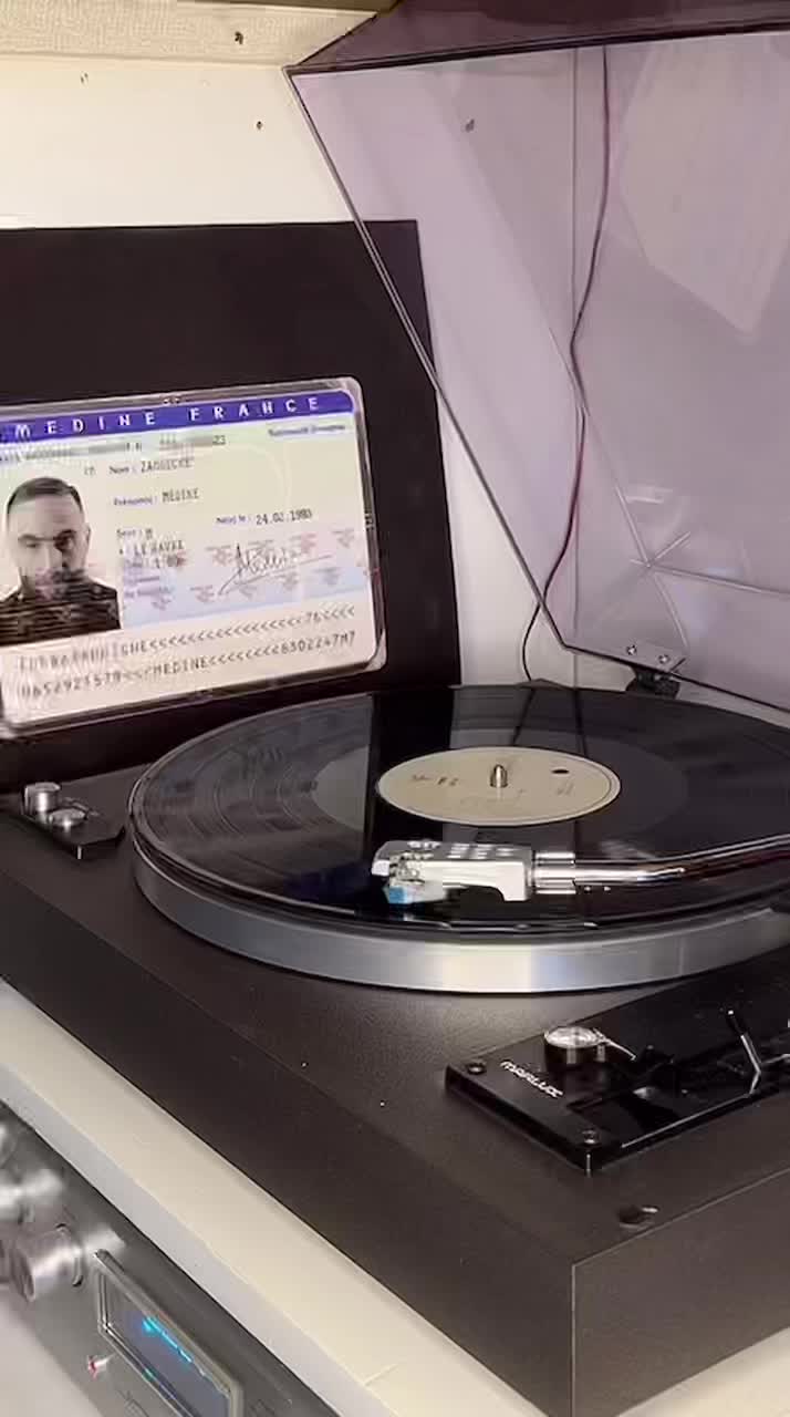 @ici ça écoute de la musique 🎶