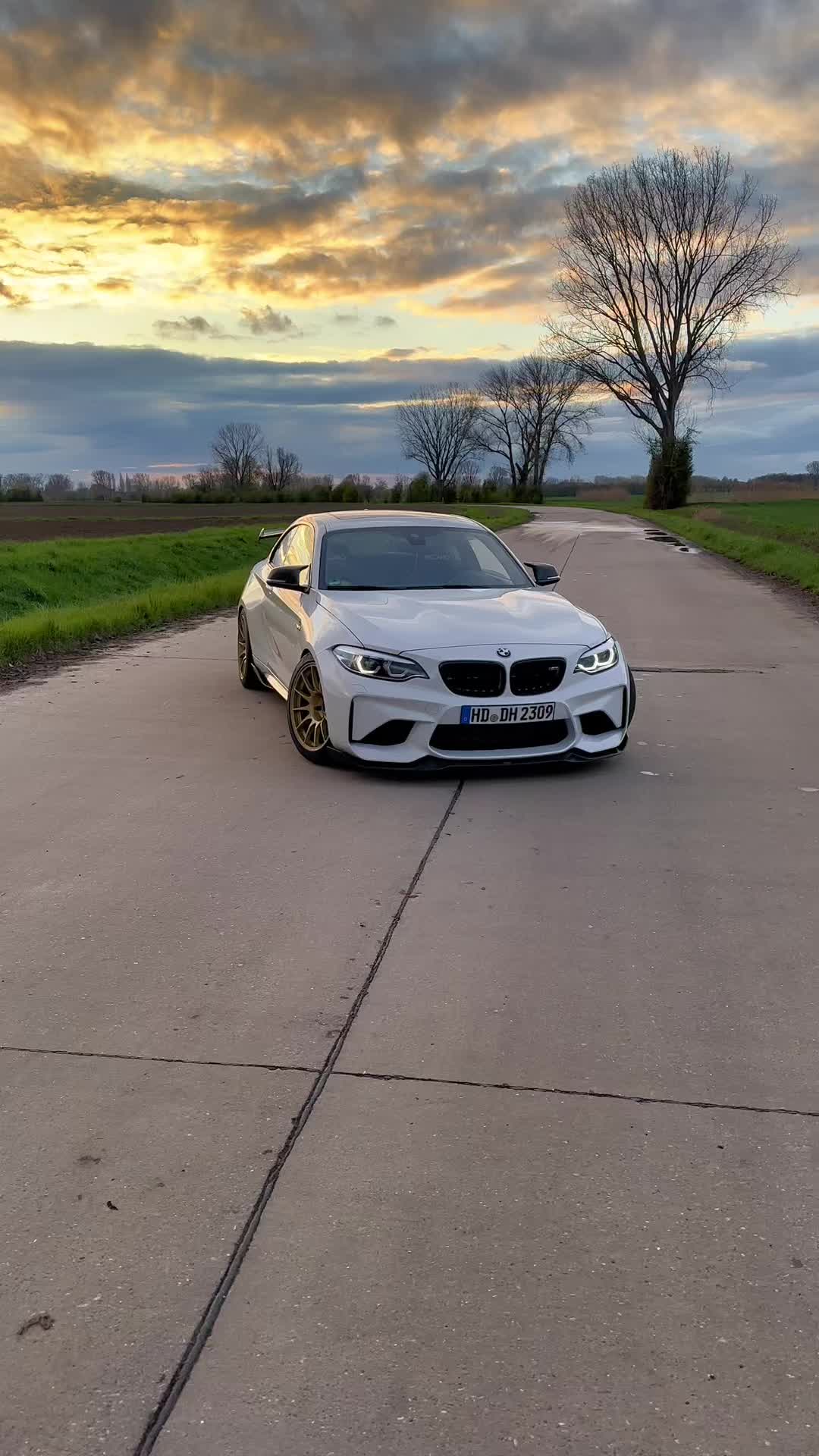 @M2_Dennis