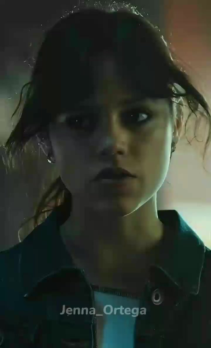 @Jenna_Ortega