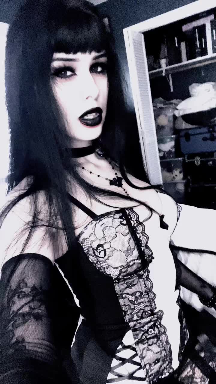 @Maria🦇