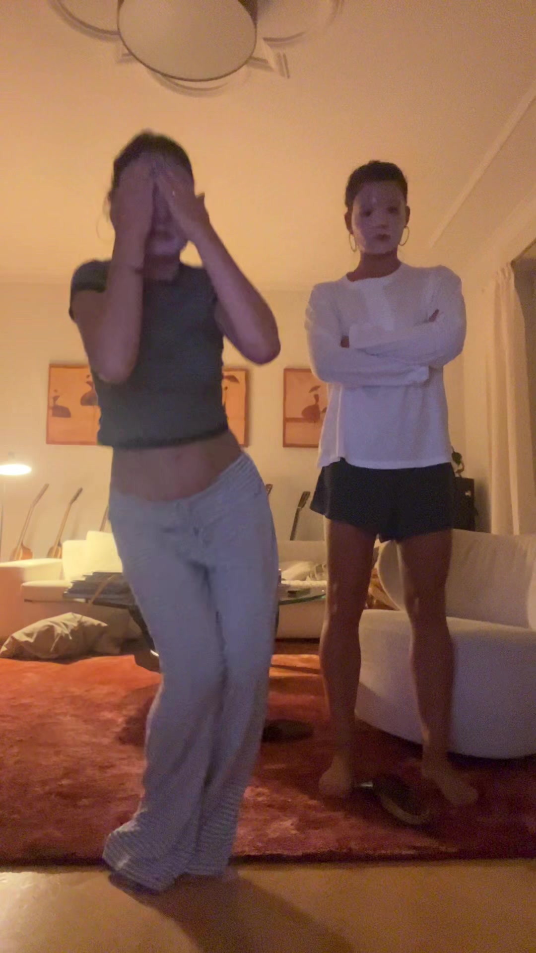 @_emma_chll