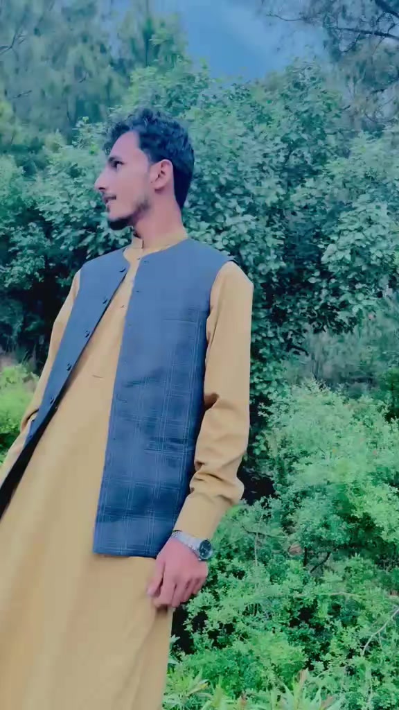 @🇵🇰M K🇦🇪