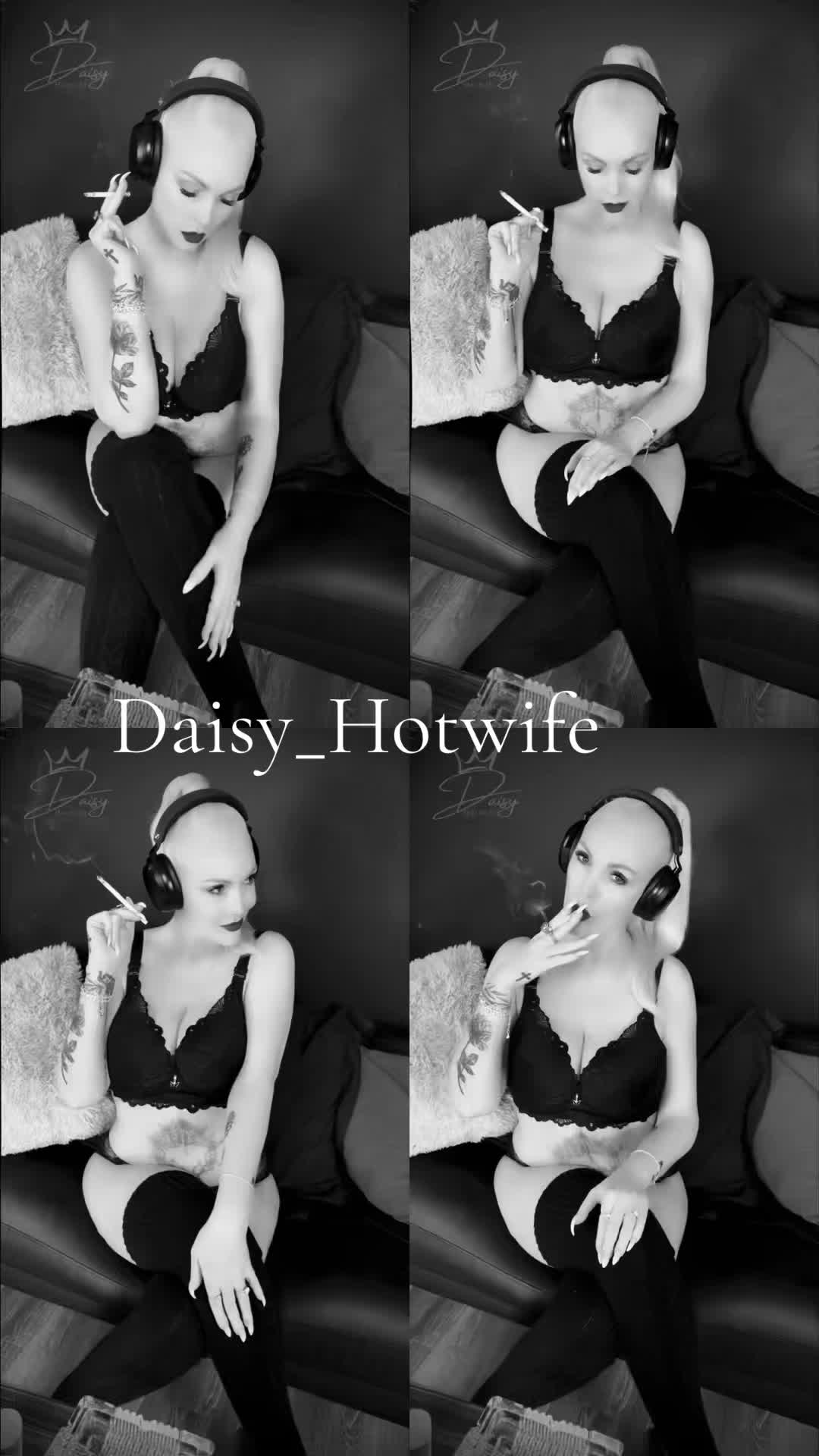 @Daisy Hotwife