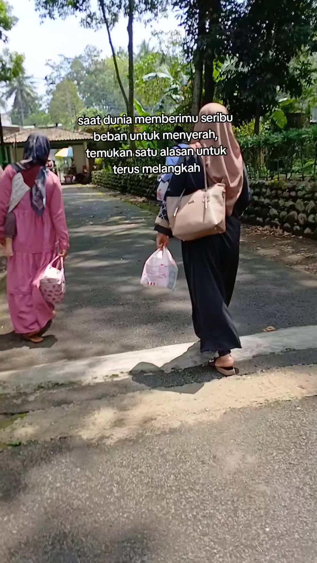 @Laura | Berkah outfit
