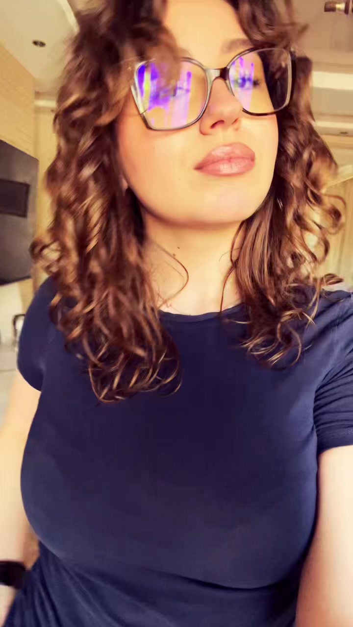 @🦅