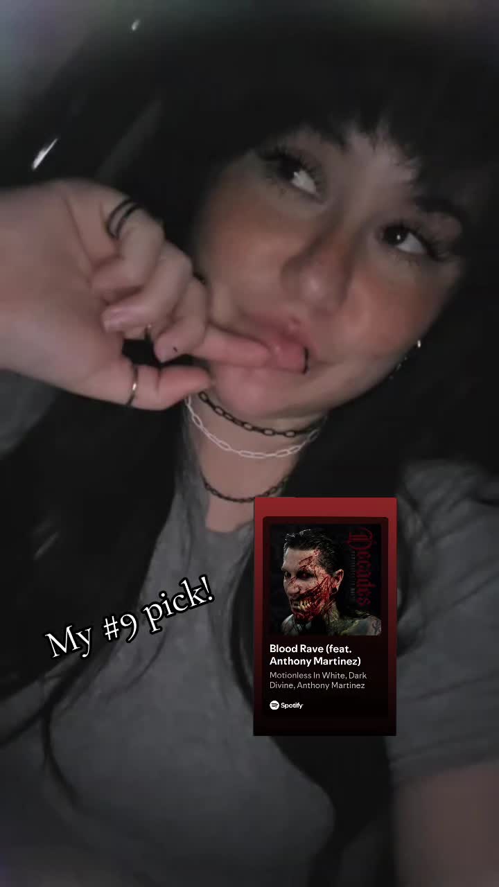 @🎧🎮👻Vannah😈📚🗡