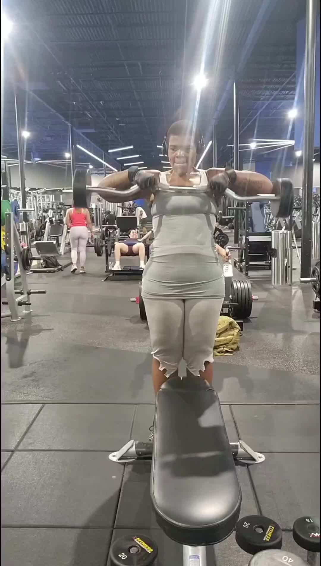 @locaknoni