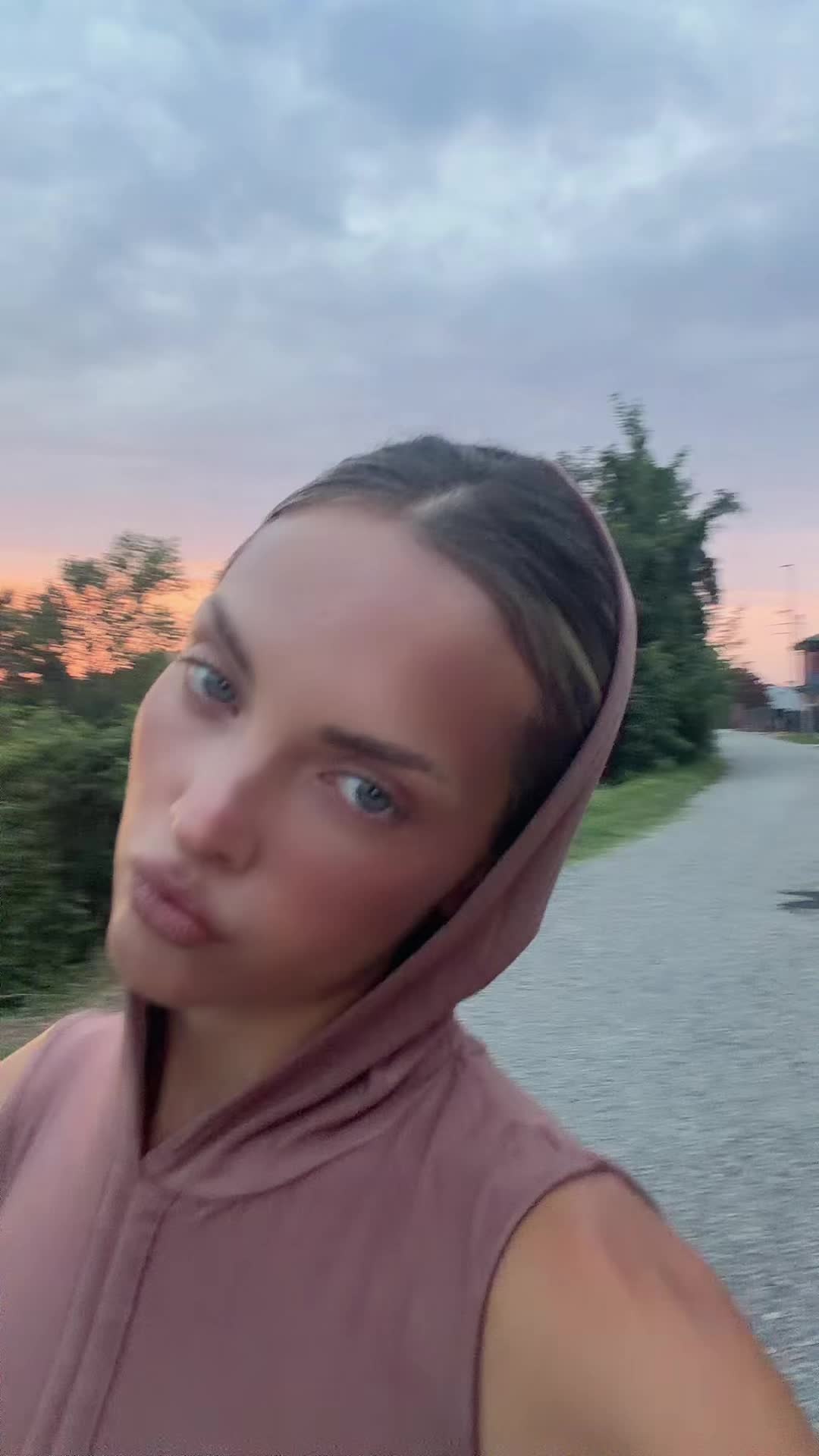 @aurorabaru