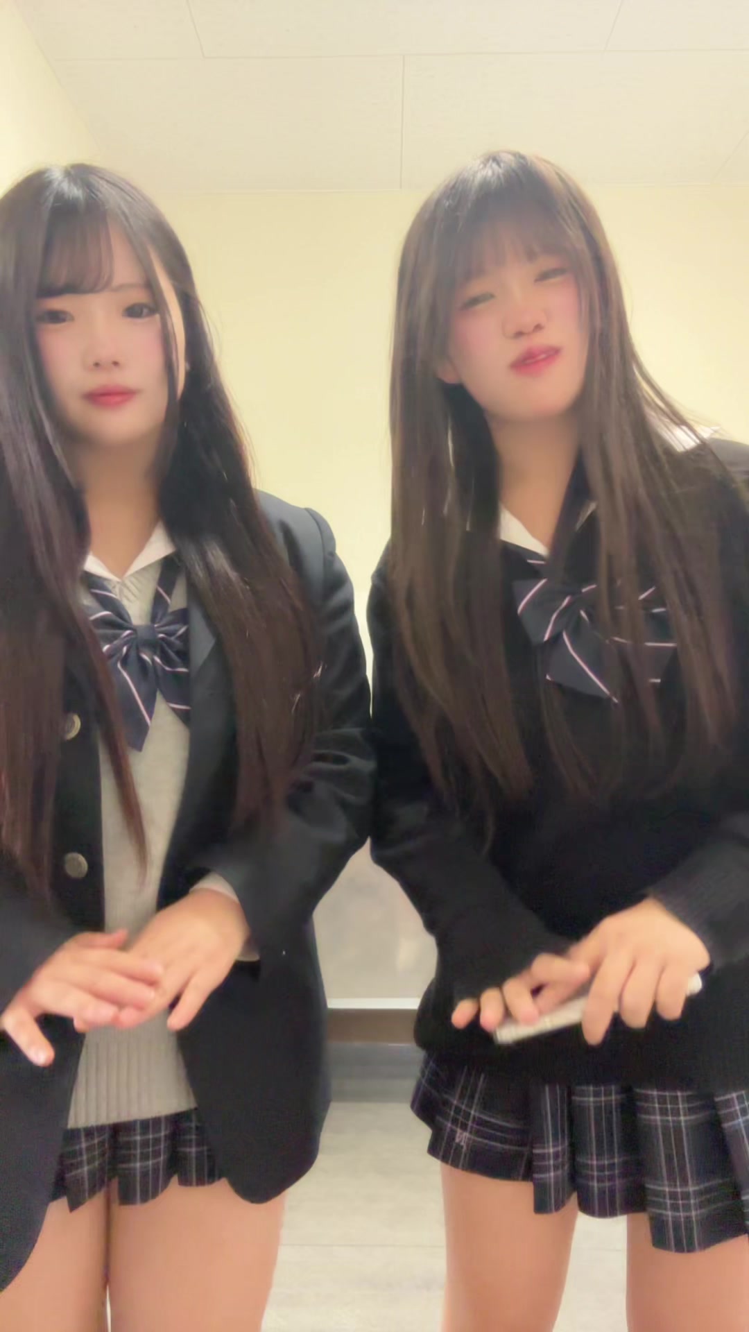 @ひな