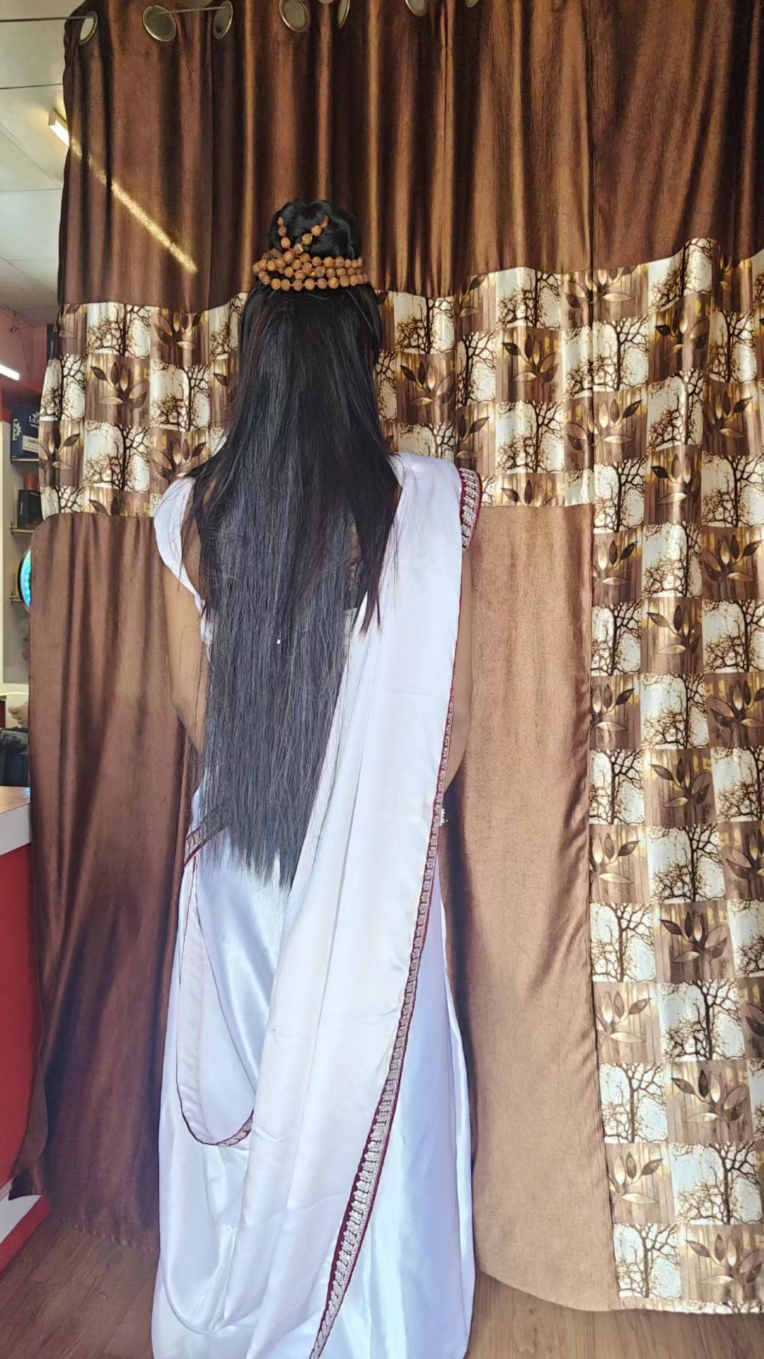 @Pari Beauty parlour (Puja)
