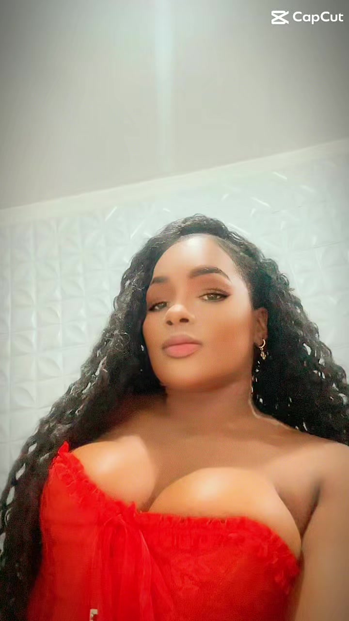 @Ros&aacute;lia