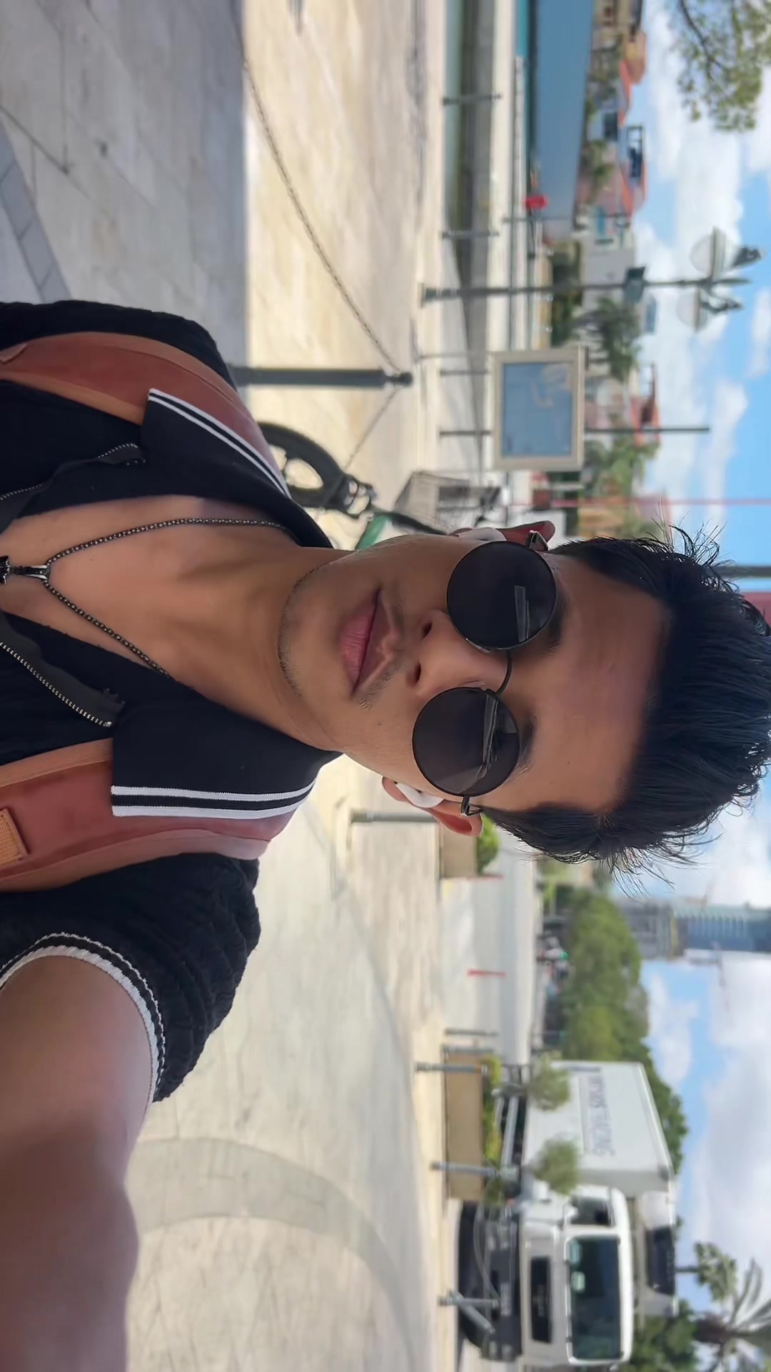 @Mukesh_989🇨🇾