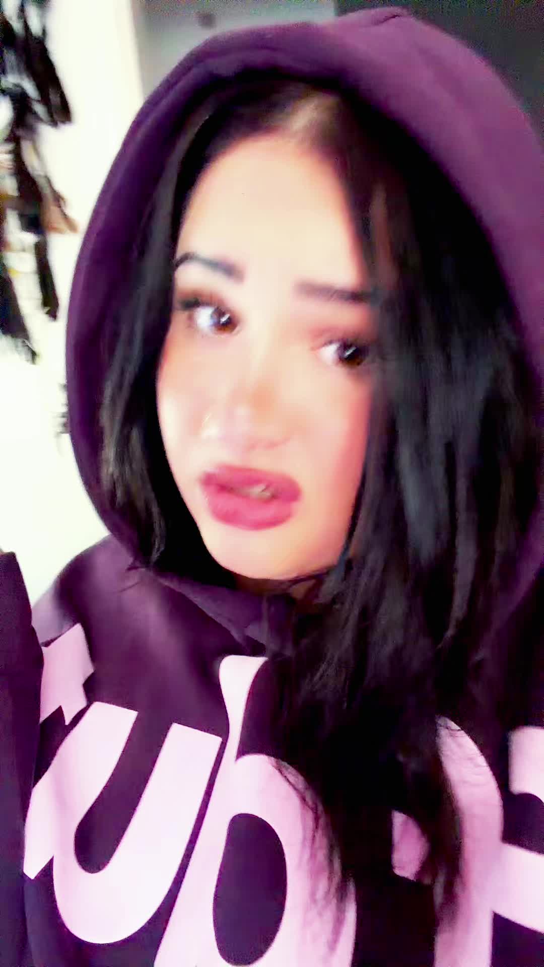 @itsnaaava
