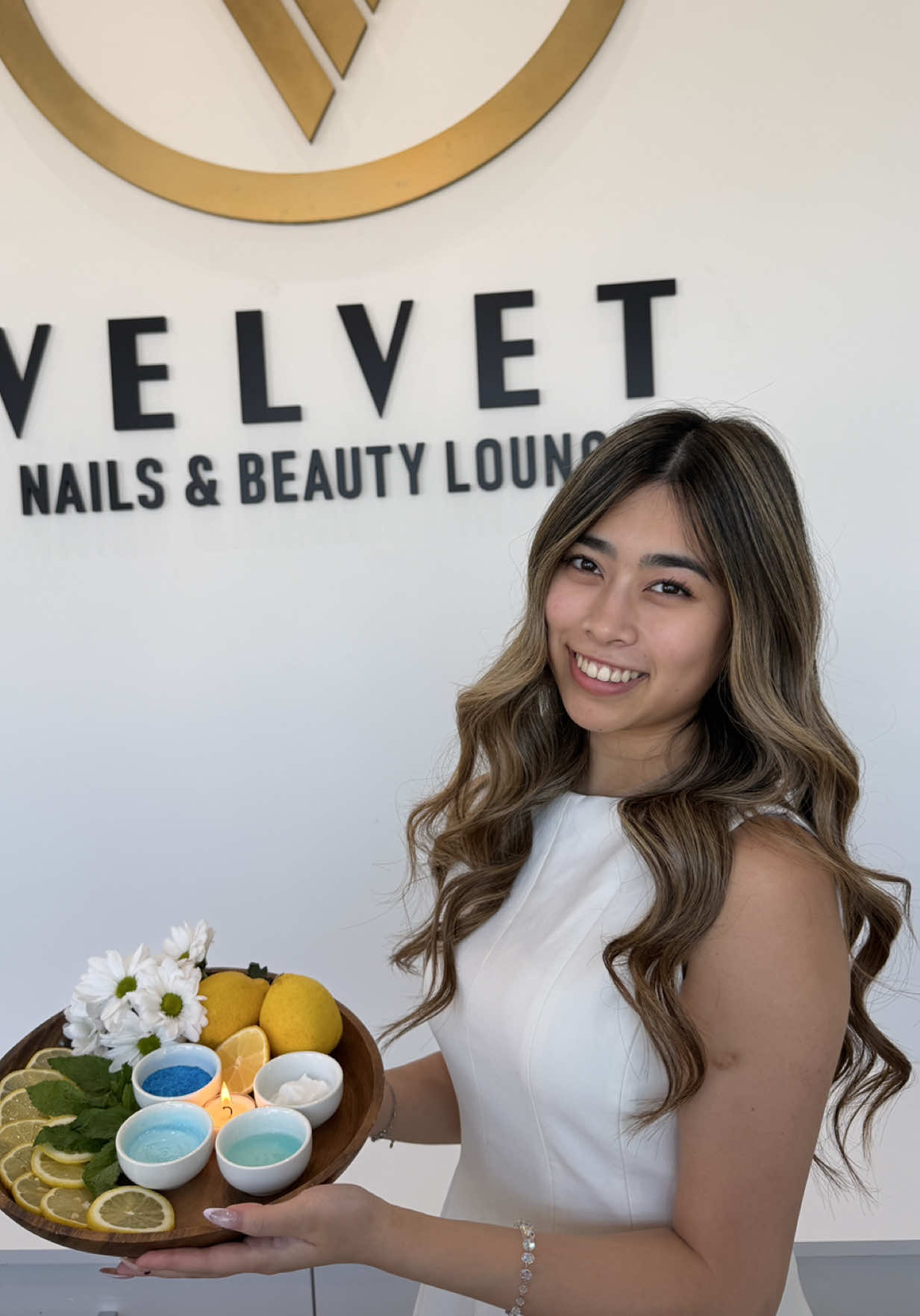 @velvet nails kw
