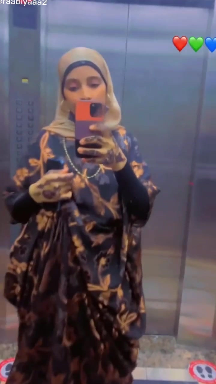 @Saniyaa