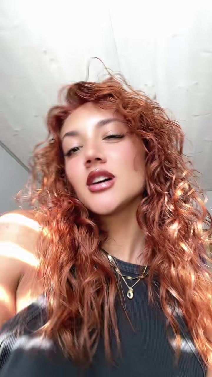 @G R