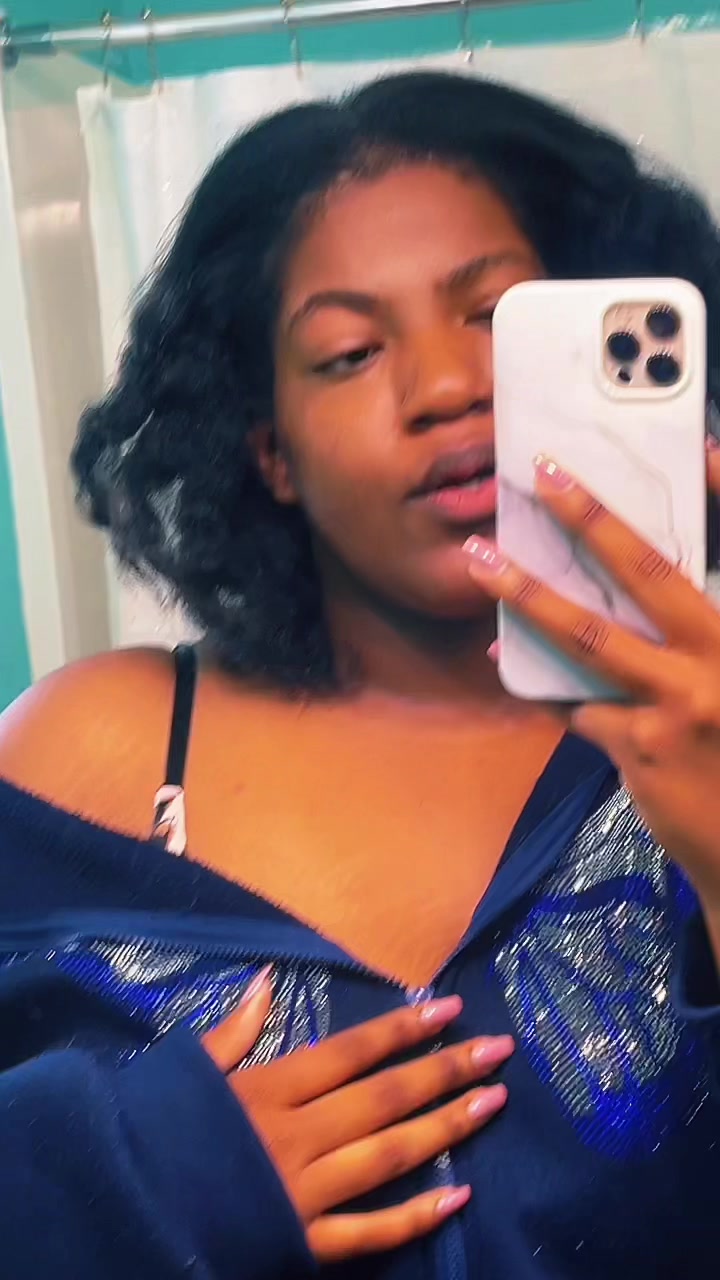 @royalsviolet