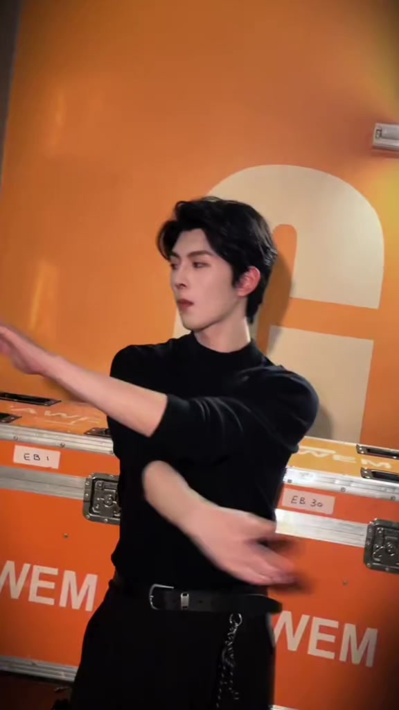 @LinhLinh 龚俊🍊张哲瀚 ❤️051129💙