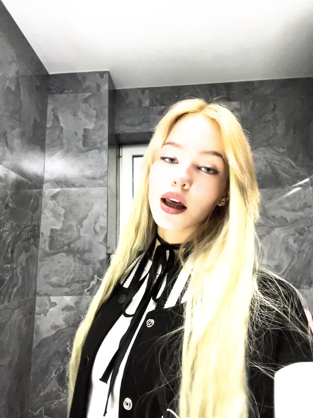 @🦋