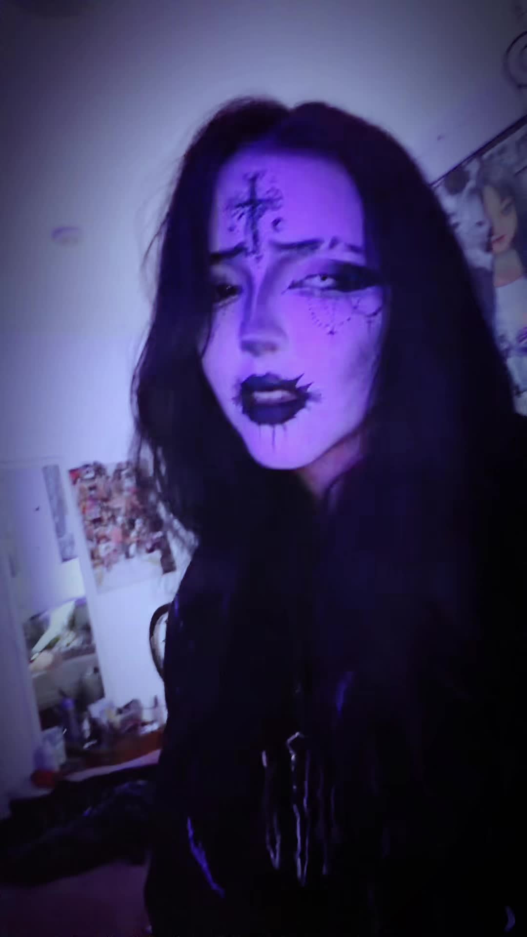 @[⛓️🕸️emily🕸️⛓️]