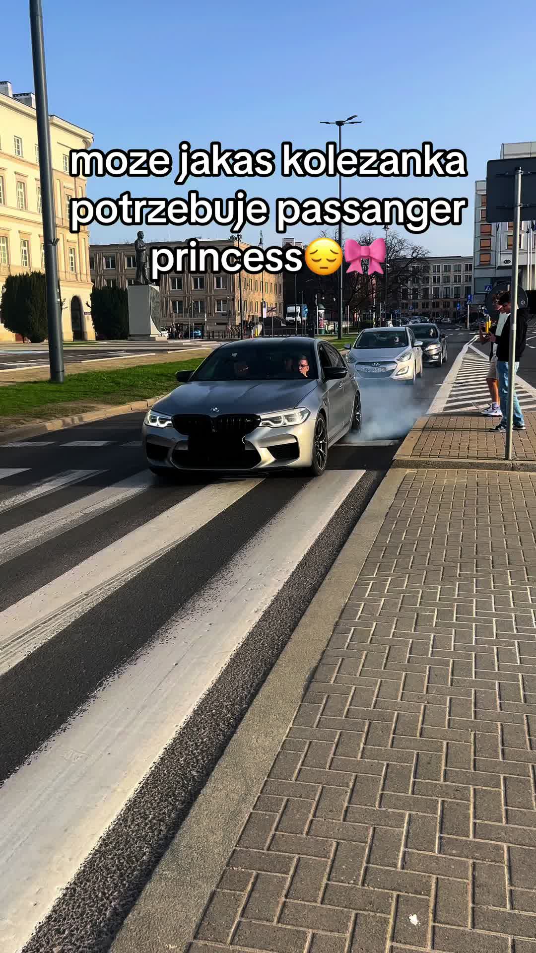 @￶