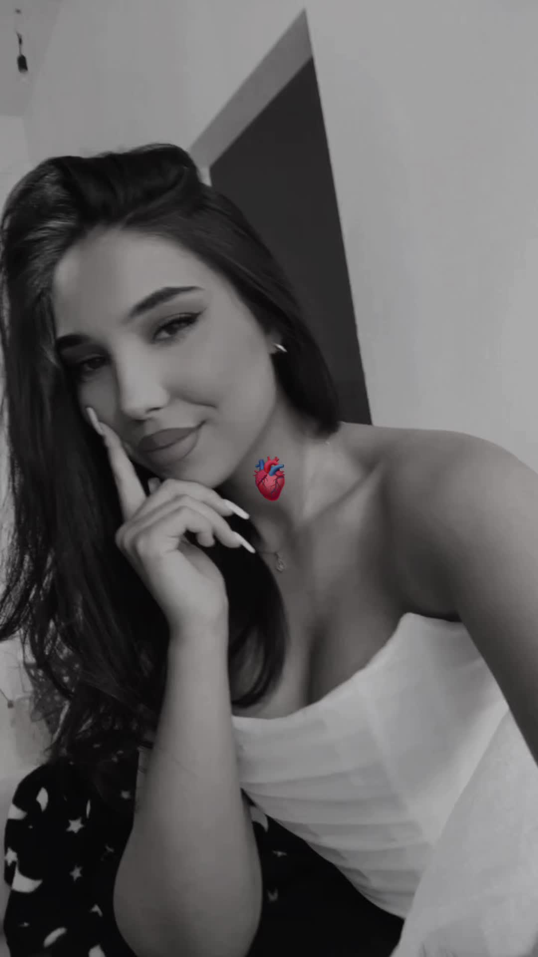 @naomimihai31