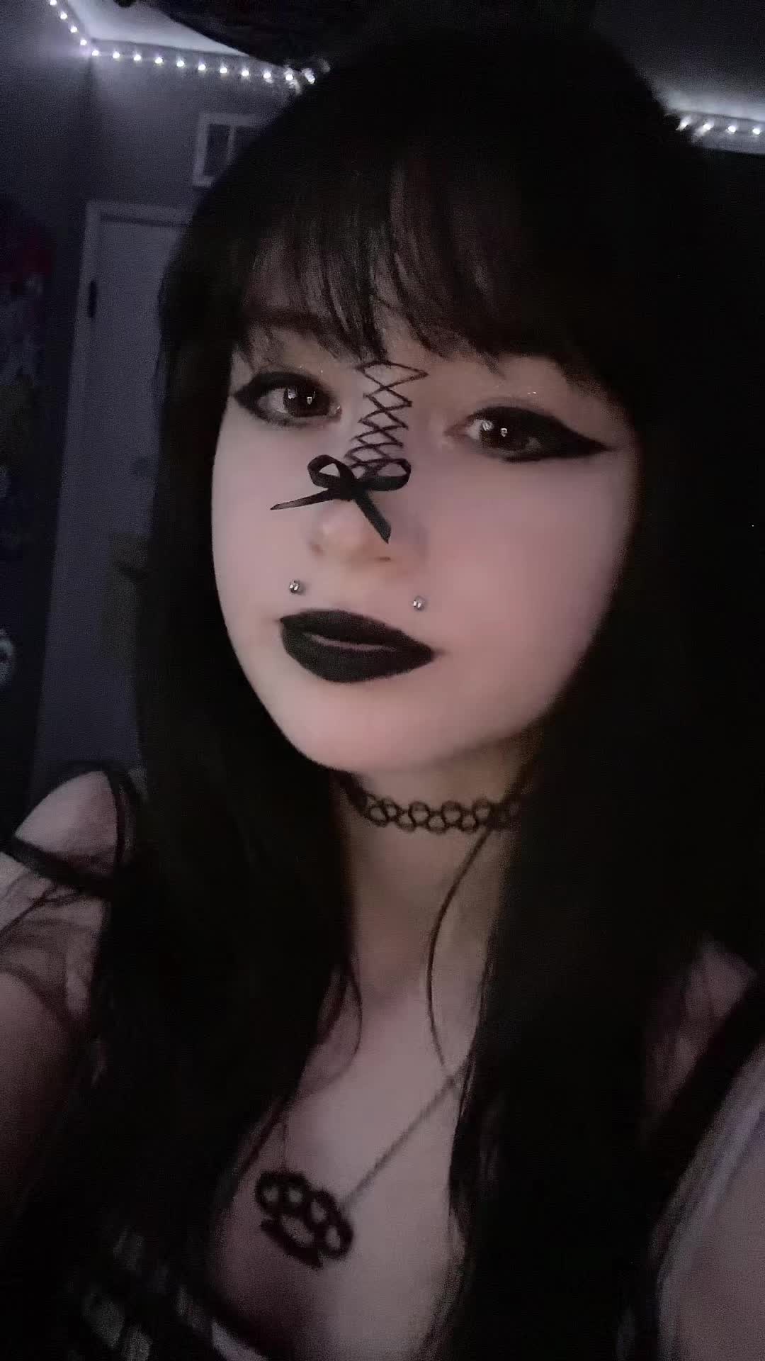 @☠︎︎