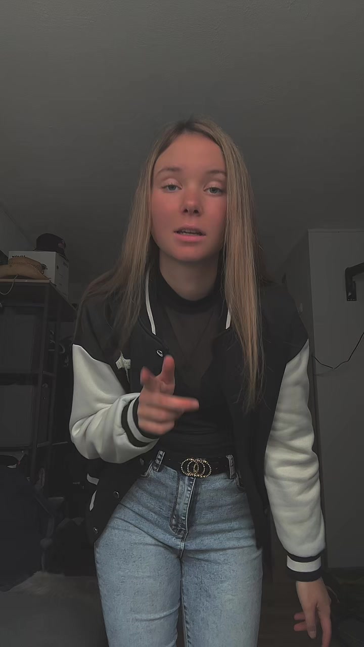 @Lena.pltdr