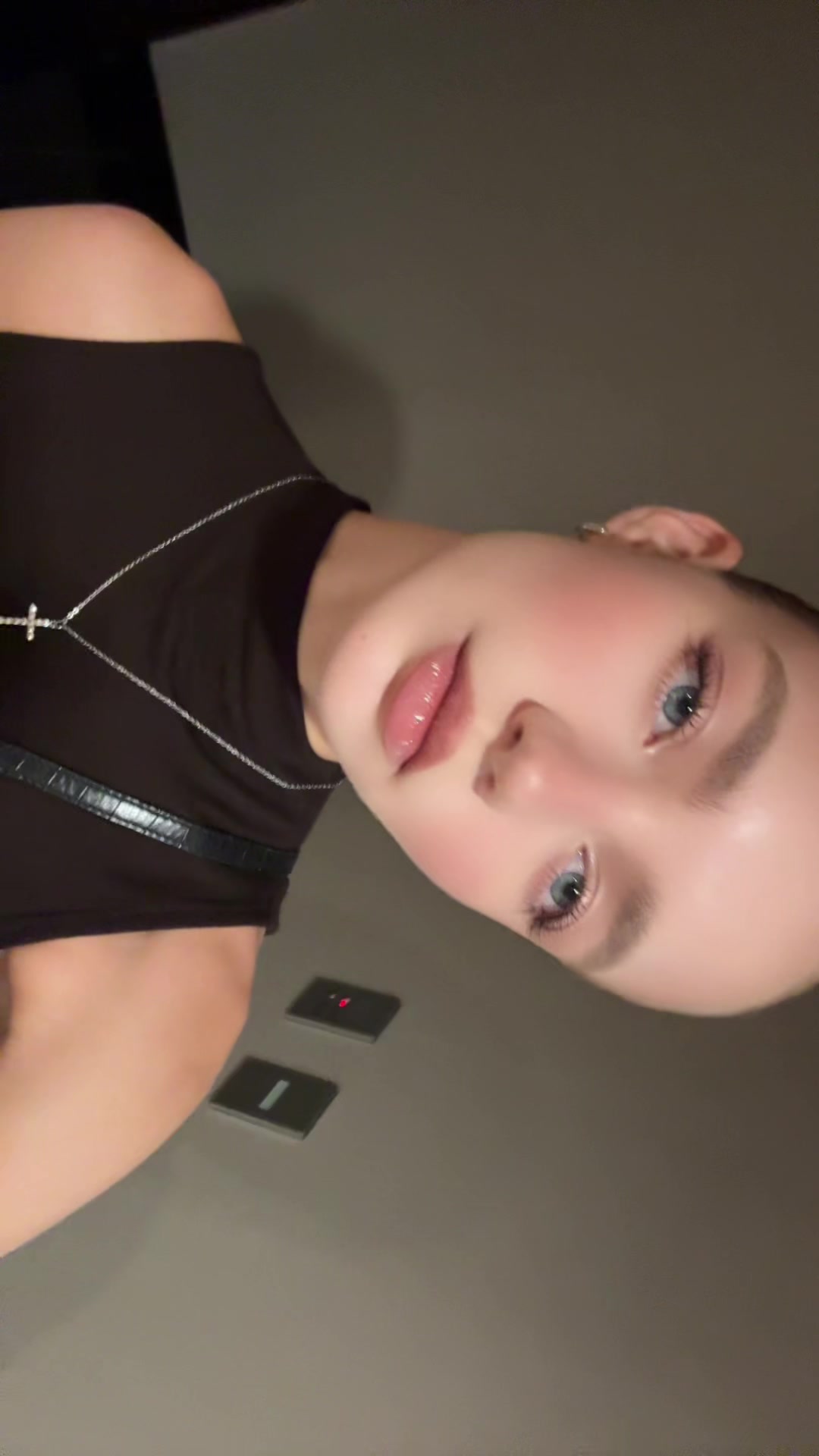 @𝓜.