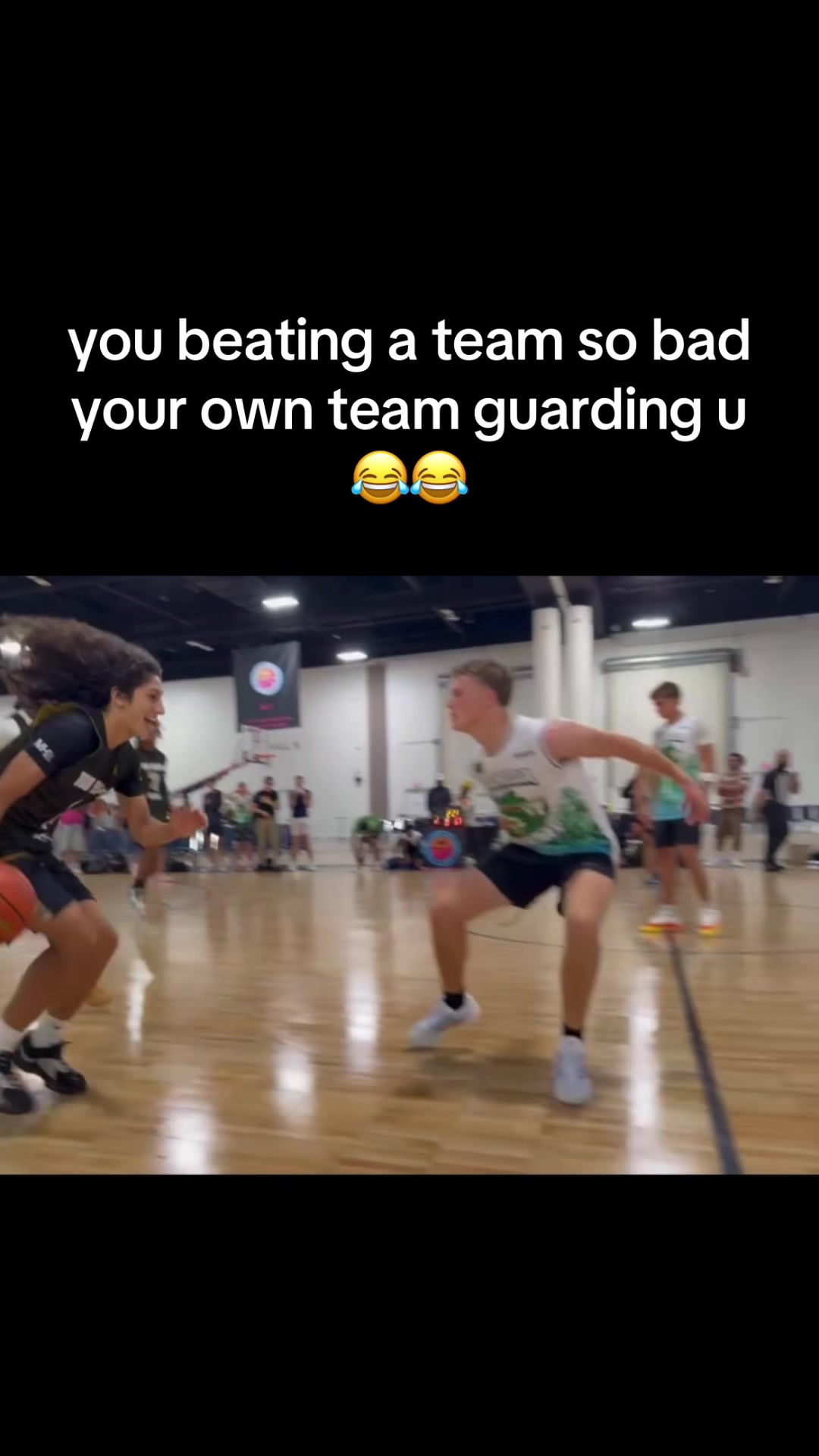 @⃟