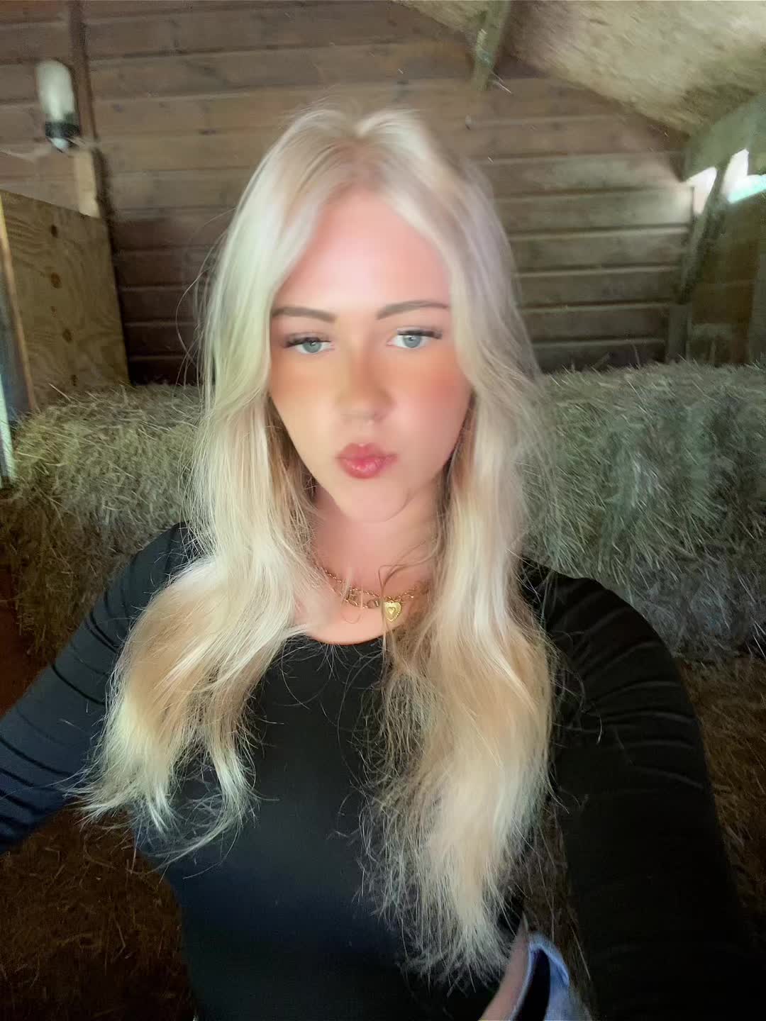 @𝓡𝓲𝓿𝓪𝓔𝓿𝓲𝓪𝓷𝓷𝓮🐮🌾