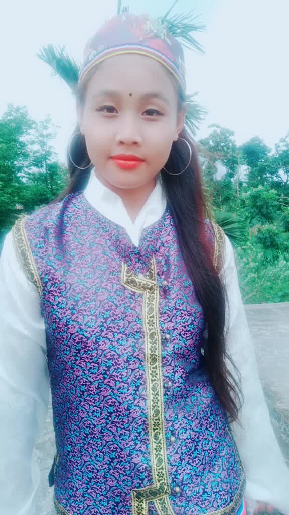 @biinii gurung