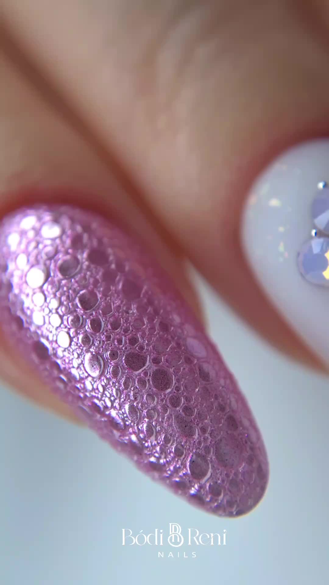 @B&oacute;di Reni Nails