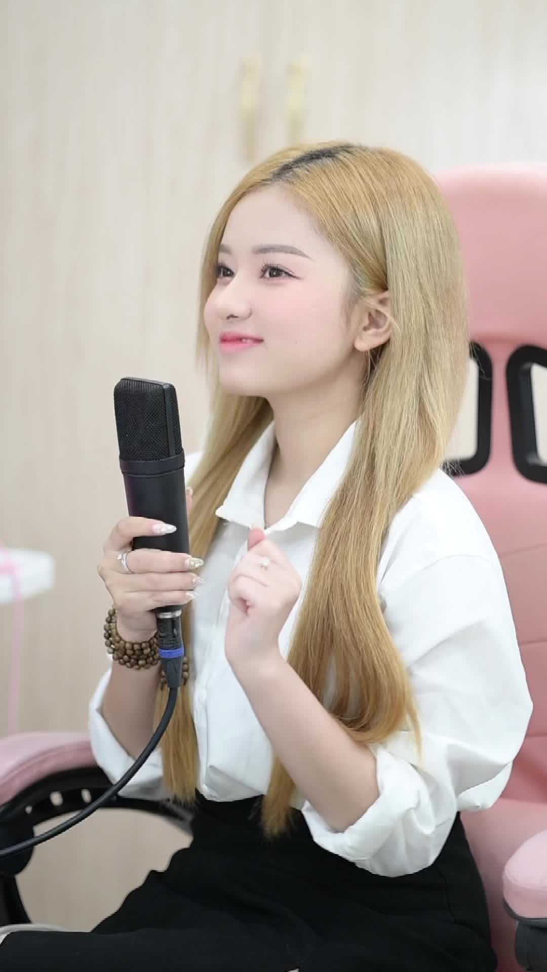 @Út Nhị Mino
