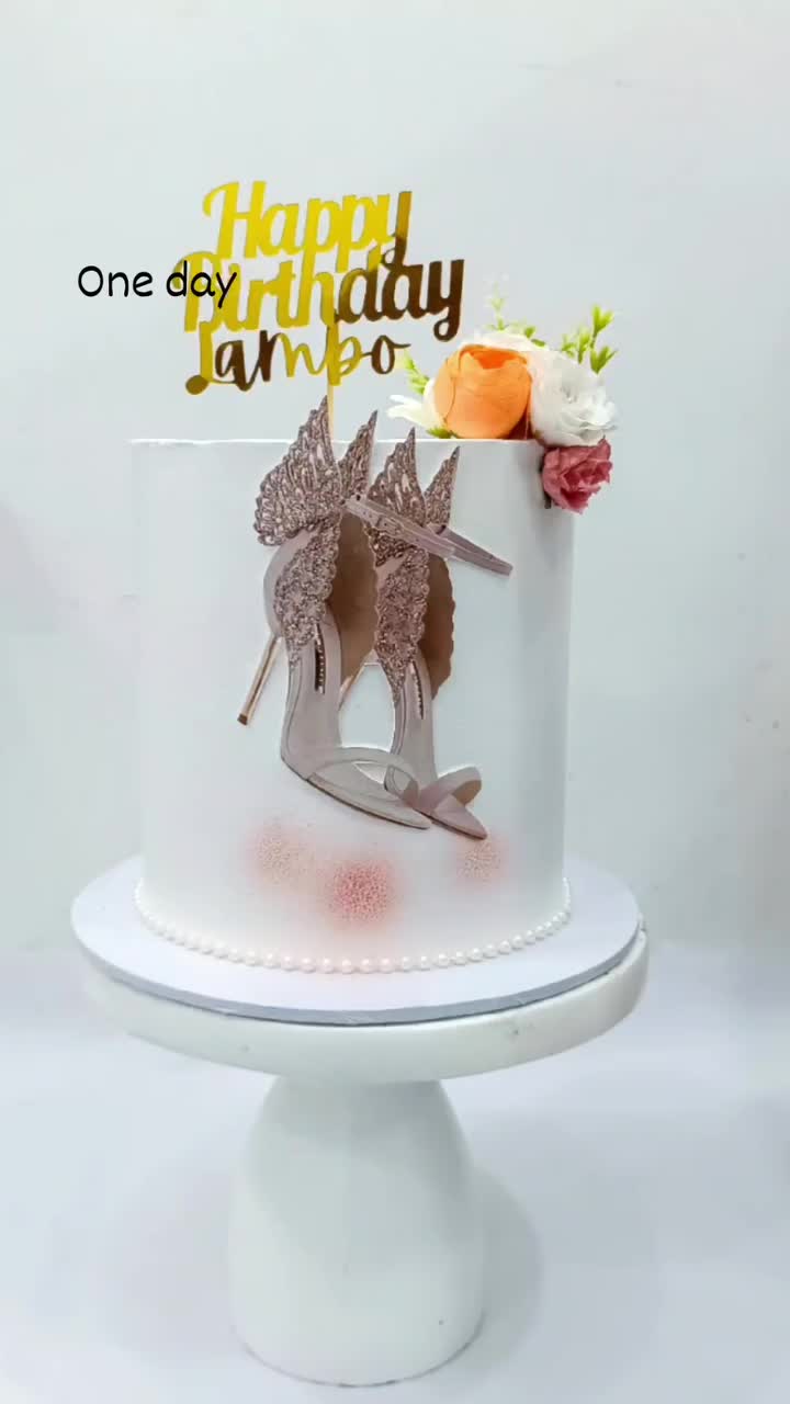 @luciouscakes_nmore