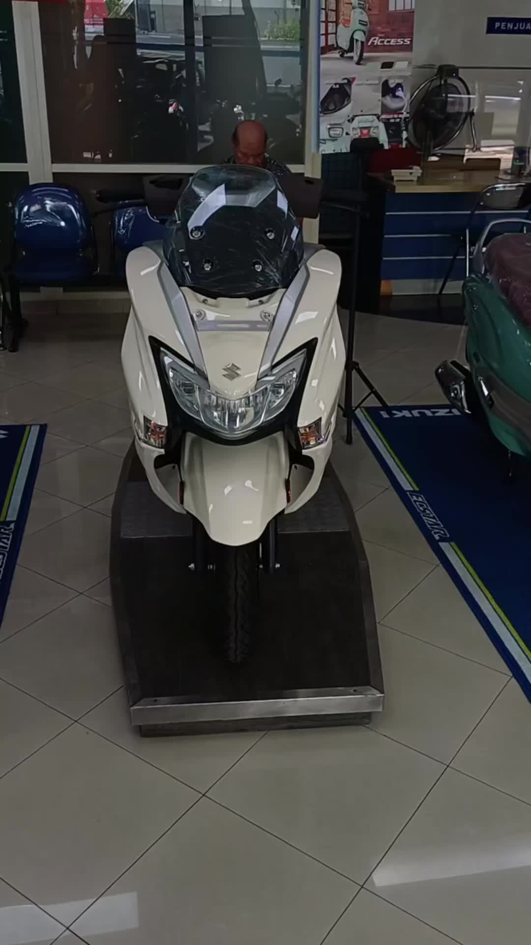 @suzuki hayam wuruk
