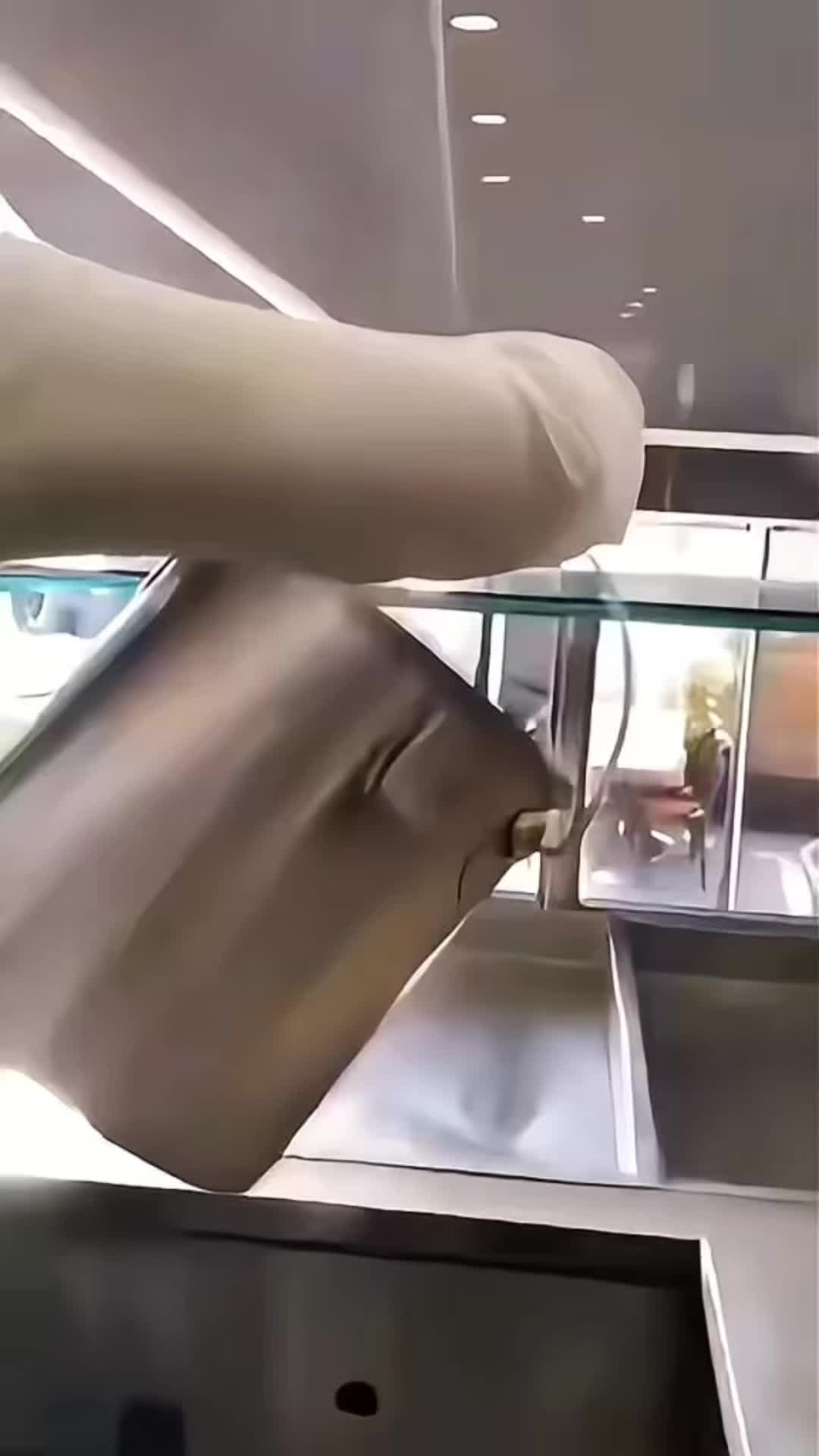 @ClaraTheCapybara143