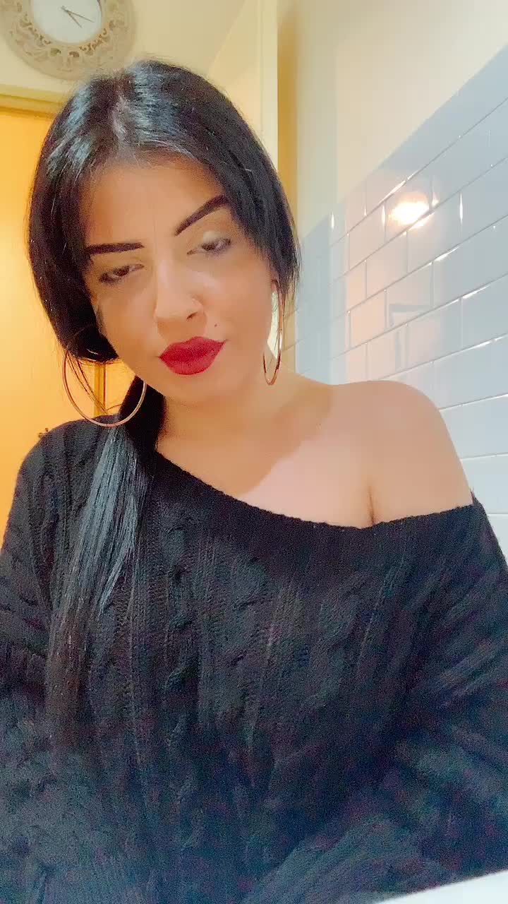 @AnastasiaBruni
