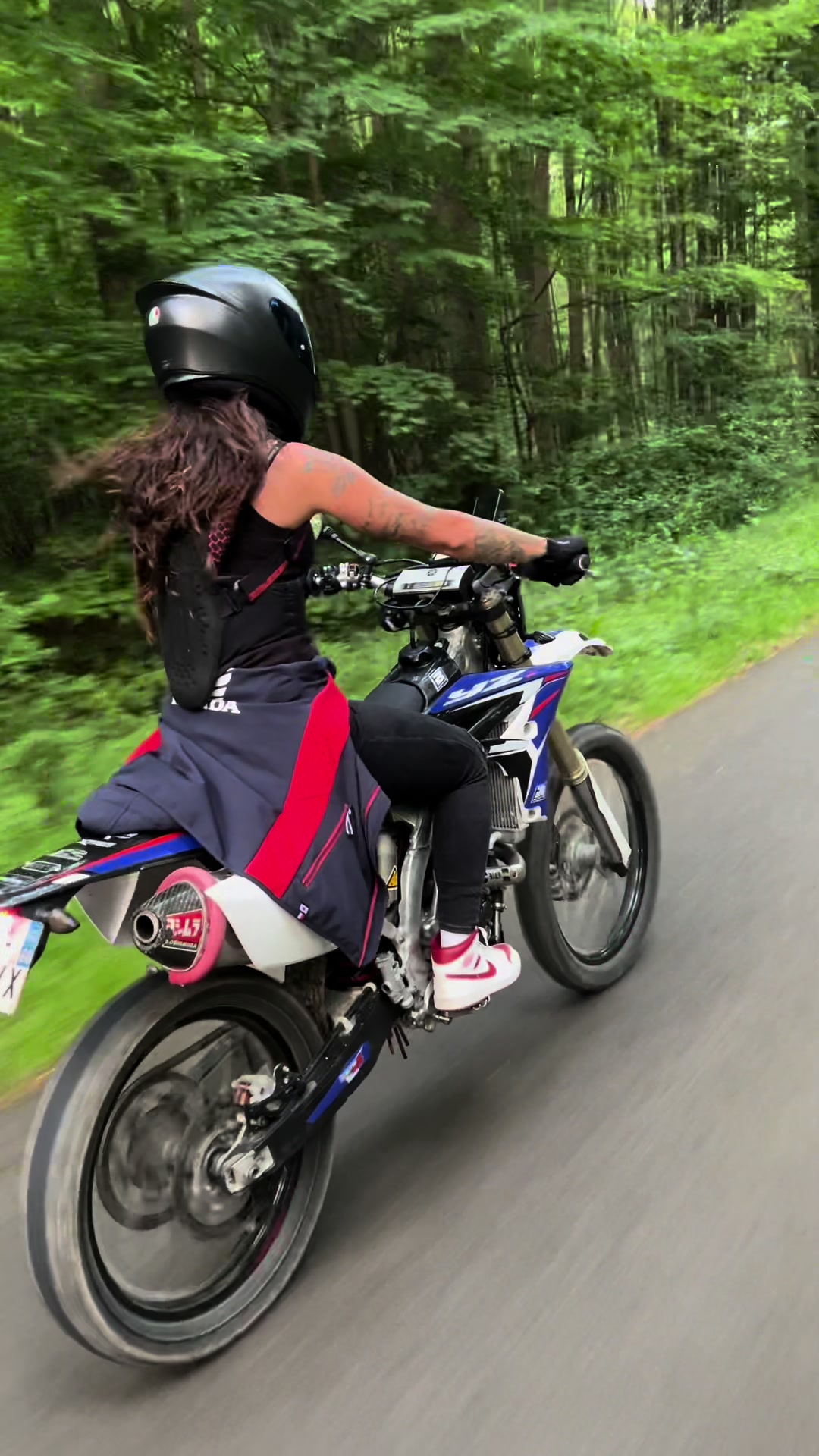 @Anissa 🏍