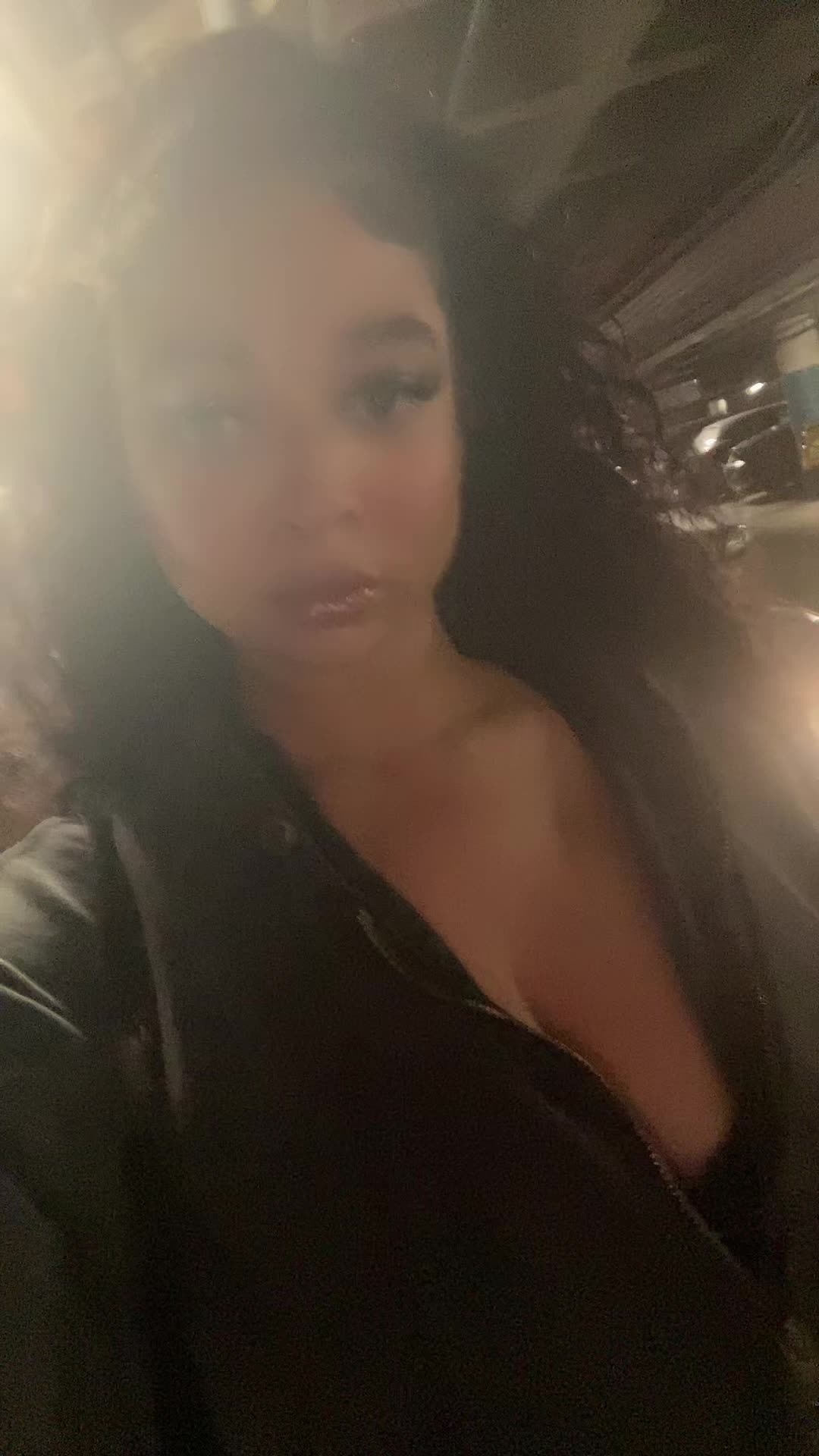 @EXCLUSIVEBRAND.CO