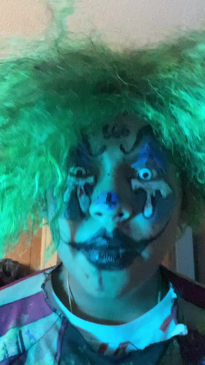 @Tackyz the clown😈✨