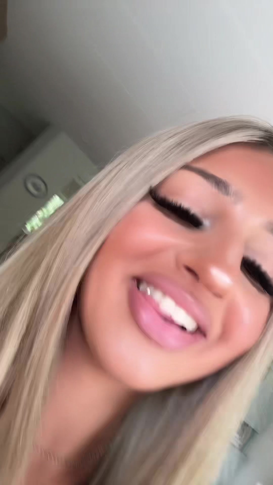 @Isabella